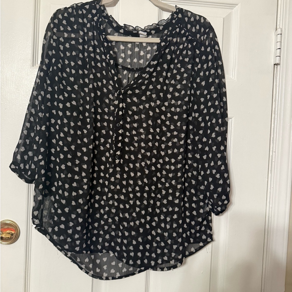 Old Navy Black and White Heart Patterned Blouse